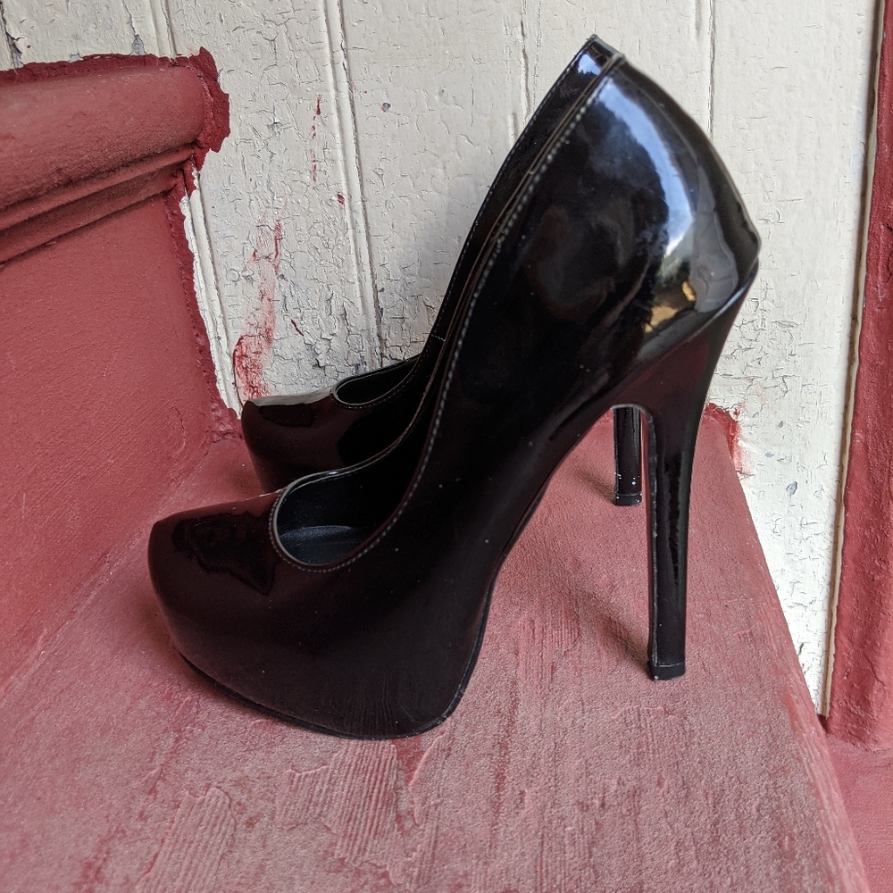 Black Patent Leather Heels - Picture 5 of 5